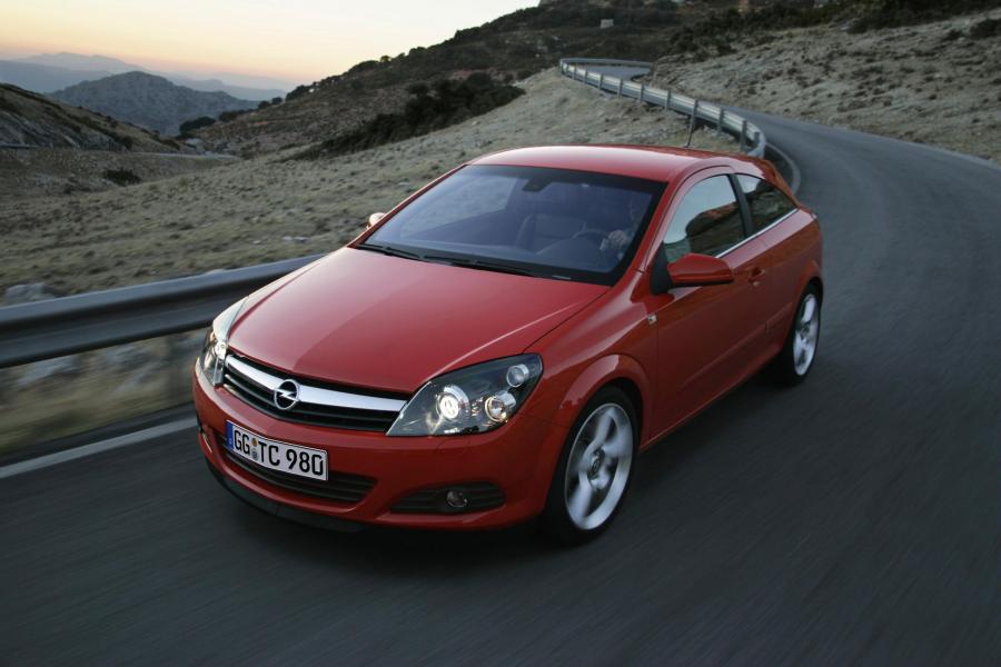  Opel Astra GTC 2005 года  (фото 58 из 212)